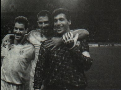 avec chokri et sami trabelisi in sud afrique.jpg (21047 octets)