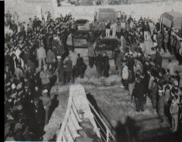 son enterrement a karkna.jpg (30509 octets)